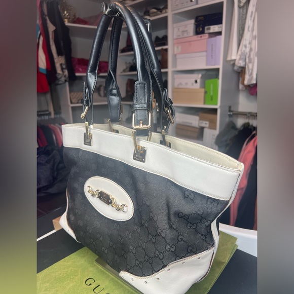 Authentic GUCCI bag - Picture 3 of 12